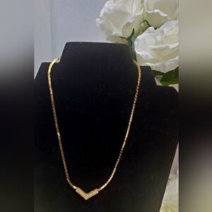 V shaped GoldTone Women’s Necklace 🌴